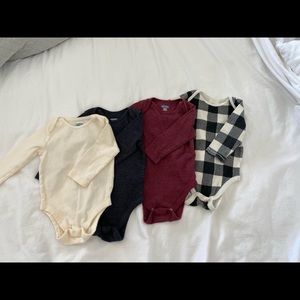 Old Navy onesies size 6-12 months